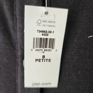 Gap brand new long sleeve jumber.